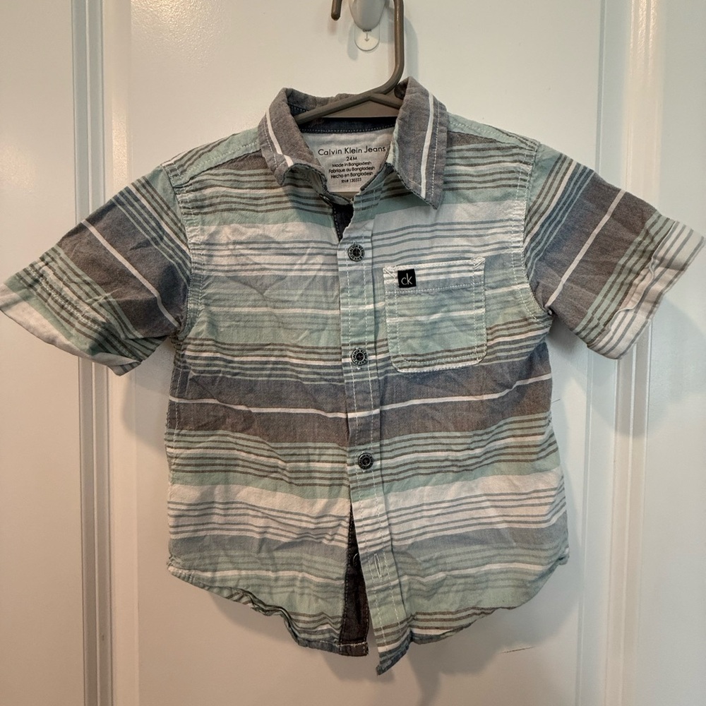 Calvin Klein Jeans Green and White Button Down Shirt with Classic Design